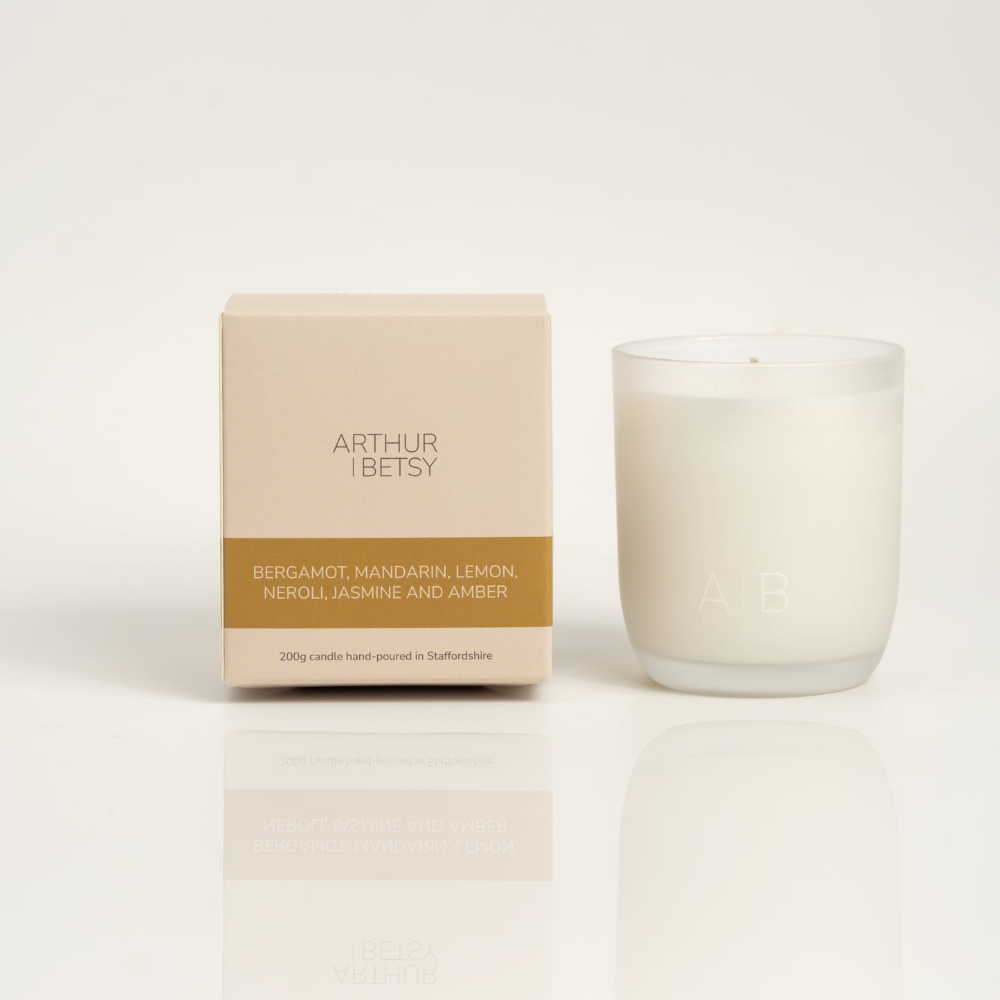 Bergamot, mandarin, lemon, neroli, jasmine and amber candle