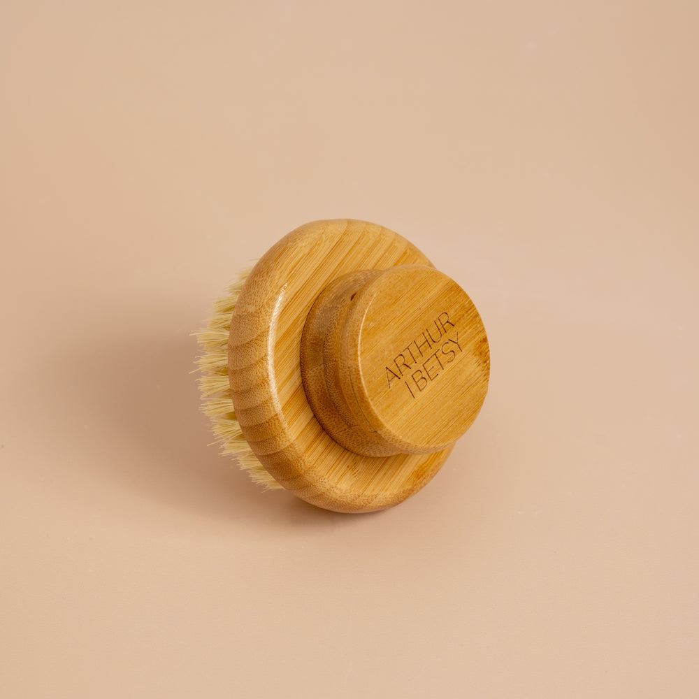 Round dry body brush