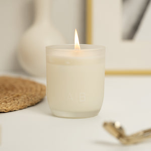 Tobacco, leather, cedarwood, patchouli, musk and pepper candle